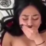 Жаш кыргыз студент кызы чоон коток айрип жатат