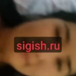 Жаш кызды орус сигип ойноп жатат